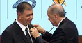 Cemil Tugay AK Parti’ye katıldı: Rozetini Cumhurbaşkanı Erdoğan taktı