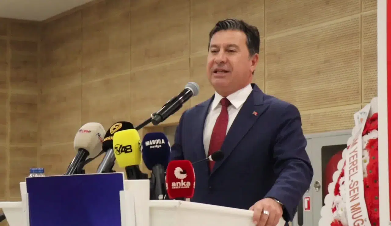 Muğla'da Cumhuriyet Resepsiyonu:  Ahmet Aras, "Cumhuriyet bir kadın devrimidir" vurgusu yaptı