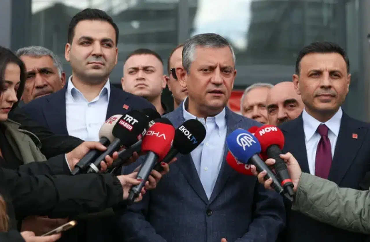 CHP lideri Özgür Özel'den Arnavutköy'de düzenlenecek "Millet İradesine Sahip Çıkıyor" mitingine çağrı