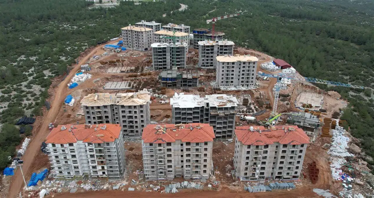 CHP'Lİ CUMHUR UZUN: MENTEŞE’DEKİ TOKİ KONUTLARI 3 YILDIR ORTADA YOK, VATANDAŞI OYALIYORLAR!