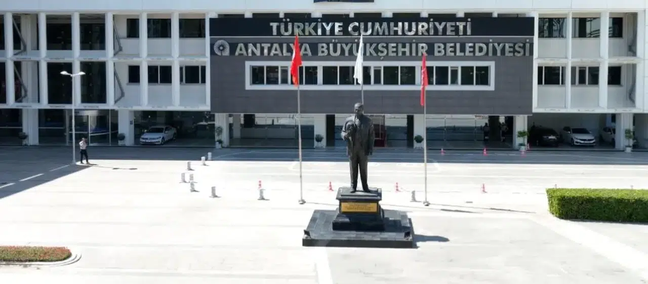 Antalya'da rüşvet soruşturmasında 6 kişi gözaltına alındı, başkanın kuzeni de listeye dahil!