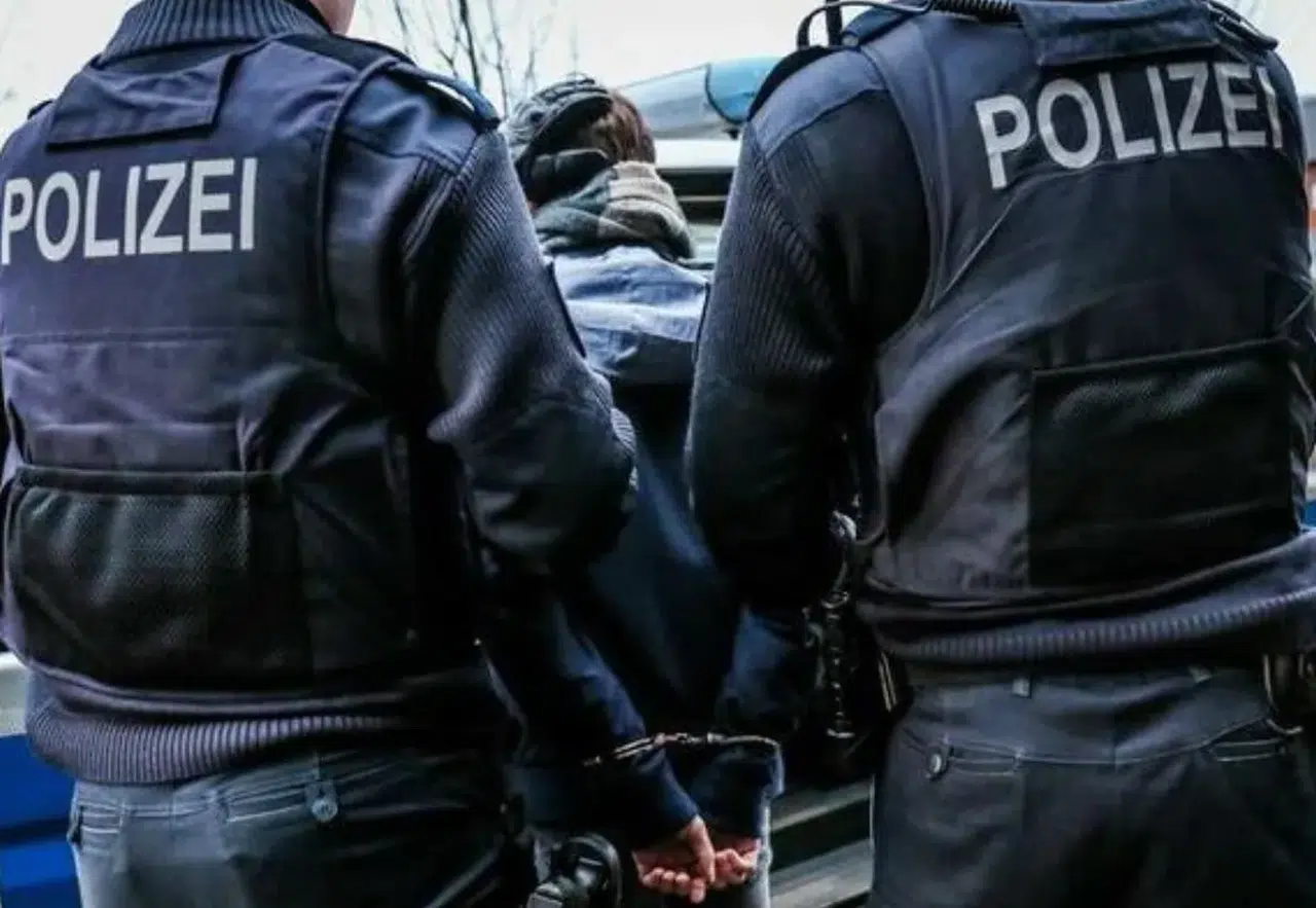 Almanya'da 14 yaşındaki Suriyeli çocuk, "Heide Çetesi" ile bağlantılı 200 suçtan tutuklandı