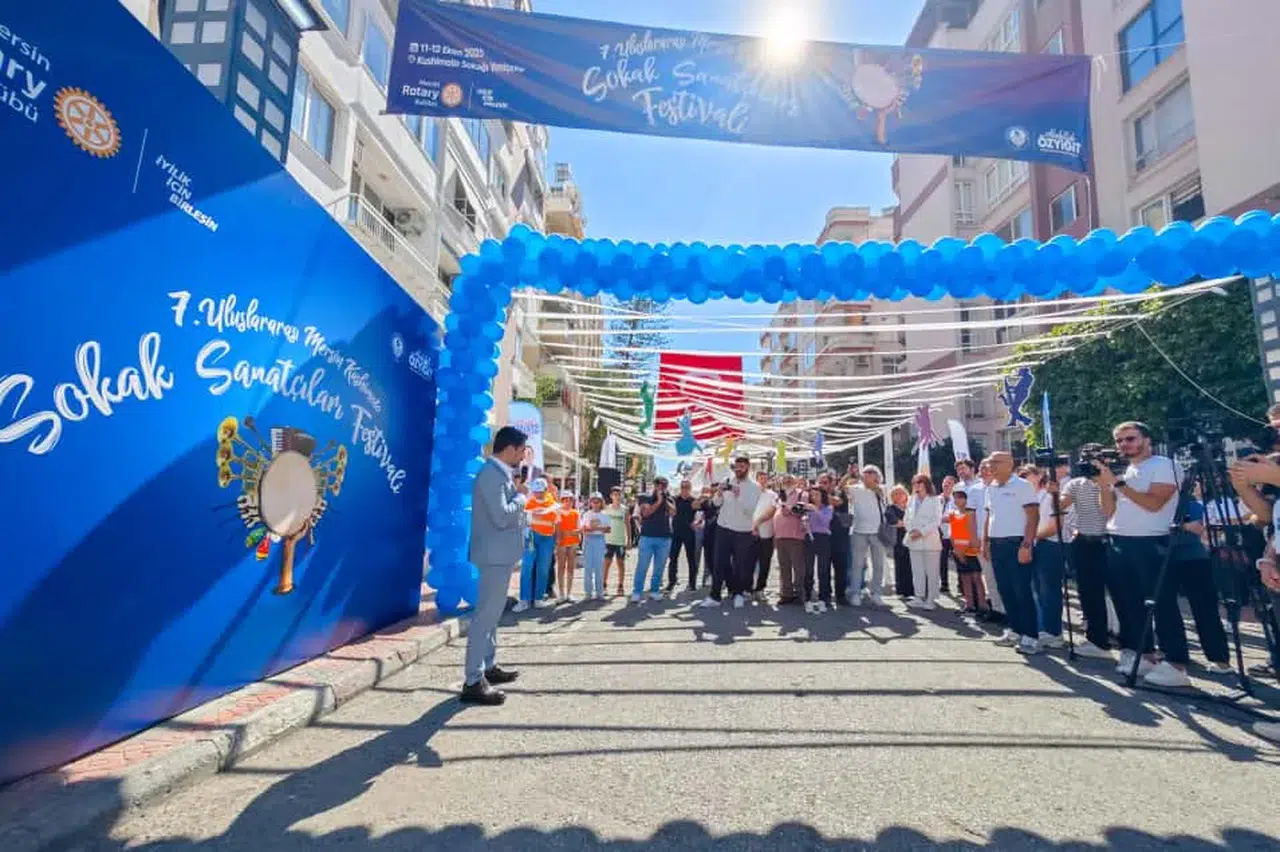 Mersin'de 7. Uluslararası Kushimoto Sokak Sanatçıları Festivali başladı, sokaklar sanatla renklendi
