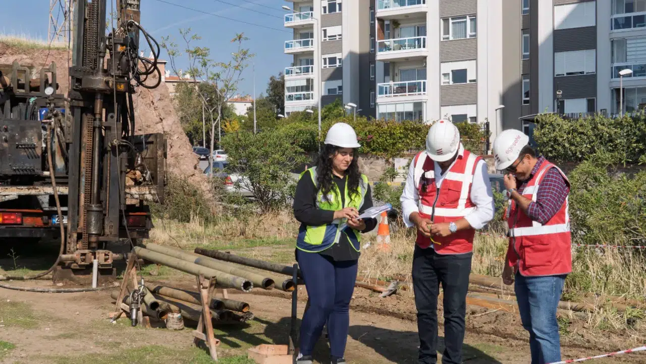 İzmir'de Afet Riskine Karşı Mikrobölgeleme Çalışmaları Devam Ediyor