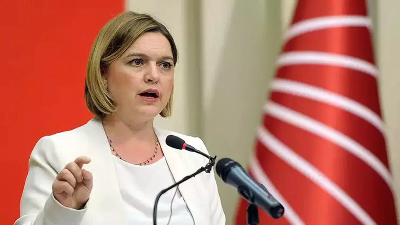 CHP'yi teslim alma operasyonuna tepki: Karanlığa teslim olmayacağız