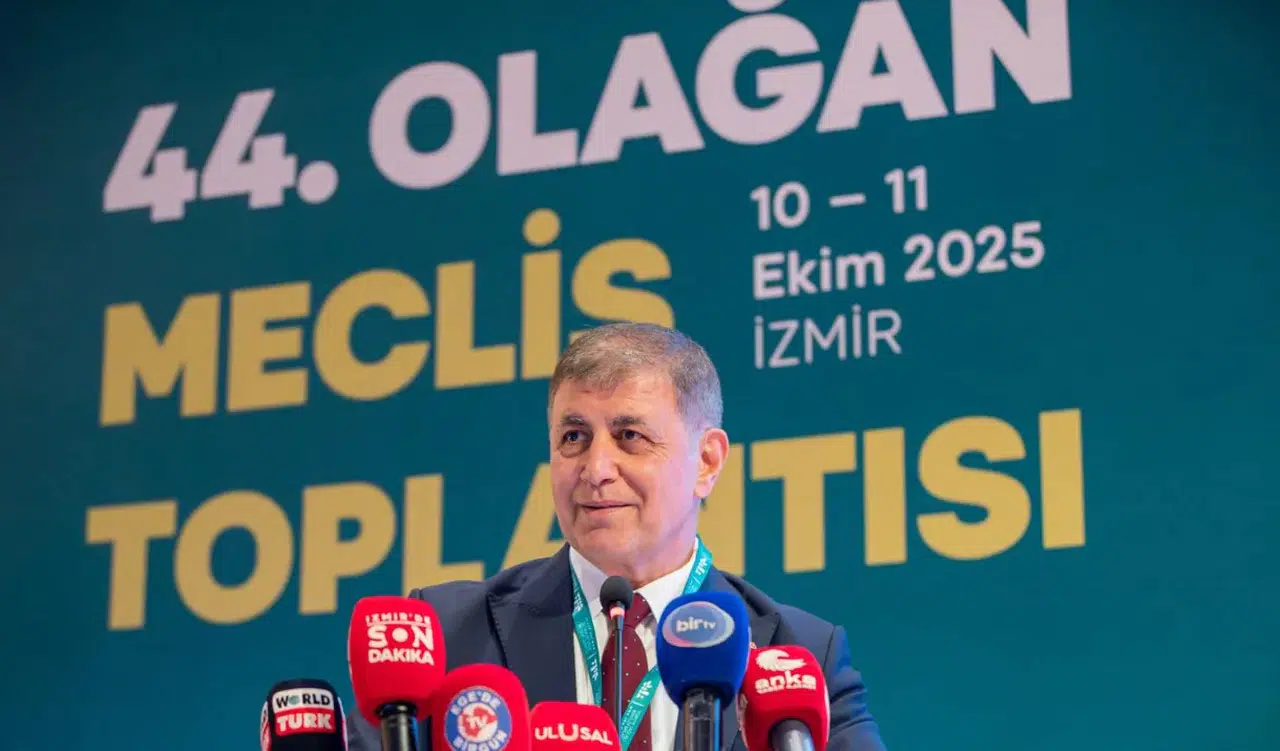 İzmir'de Su Yönetimi için Stratejiler Konuşuldu, Sağlıklı Kentler Ödülleri Sahiplerini Buldu