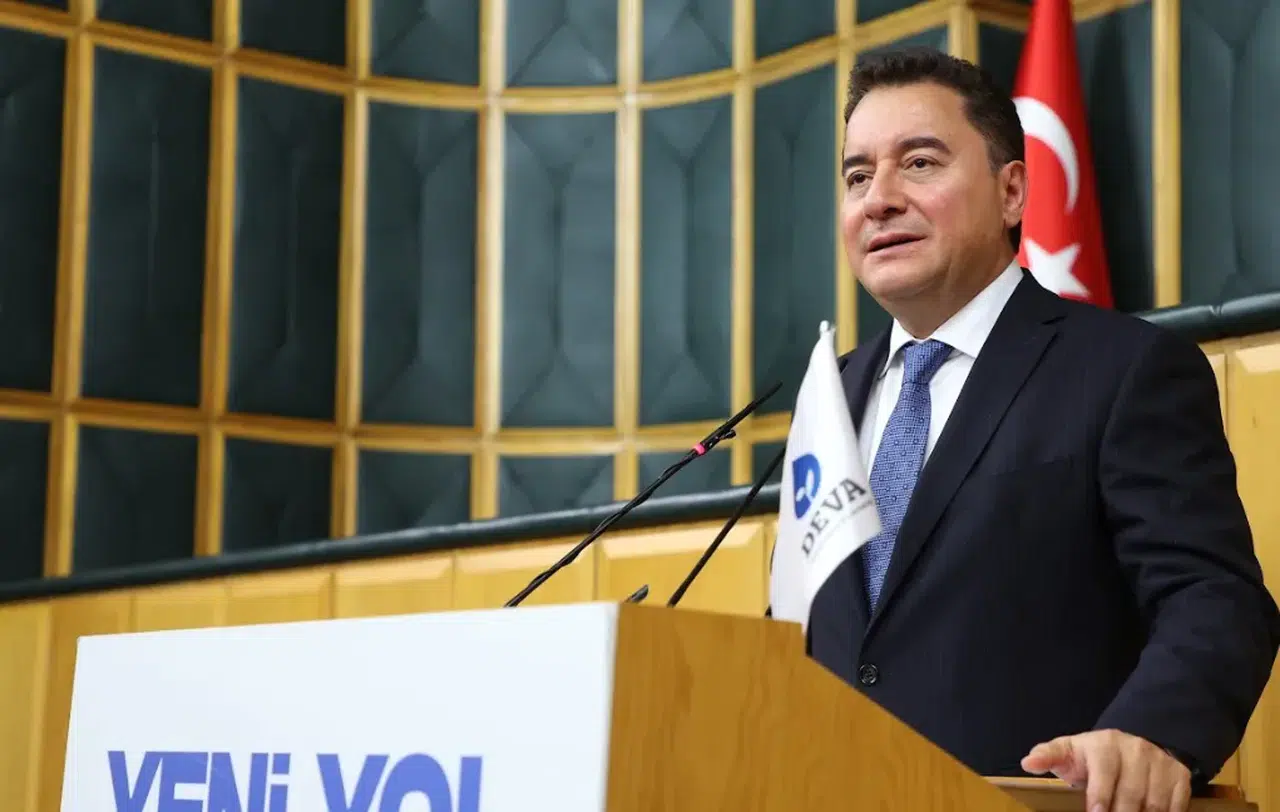 Ali Babacan'ın hedefinde "CHP'li troller" vardı: Kafalarında sürekli hinlik, ona buna parmak sallıyorlar