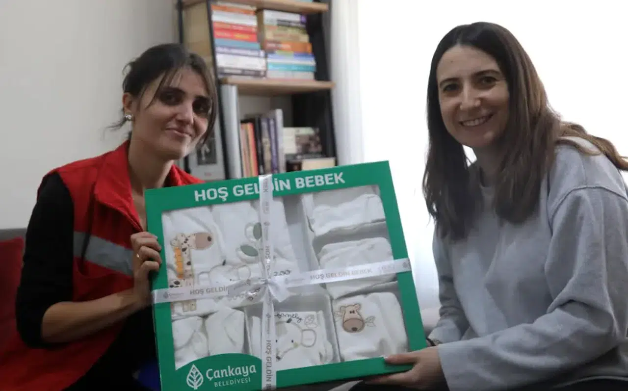 Çankaya Belediyesi'nden Yeni Anne-Babalara Hoş Geldin Bebek Seti Desteği