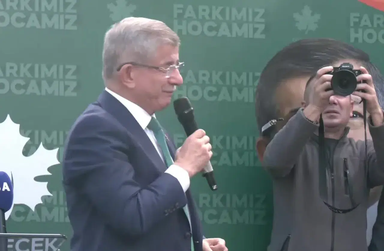 Ahmet Davutoğlu'ndan sert eleştiriler: "Trump insanlık için en büyük tehlike"