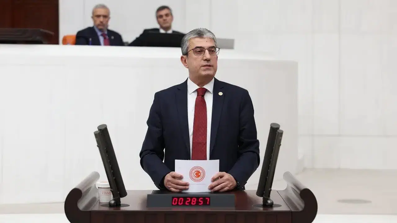 CHP’li Gökhan Günaydın, Ünsal Ban’ın yurt dışına kaçışını Meclis gündemine taşıdı