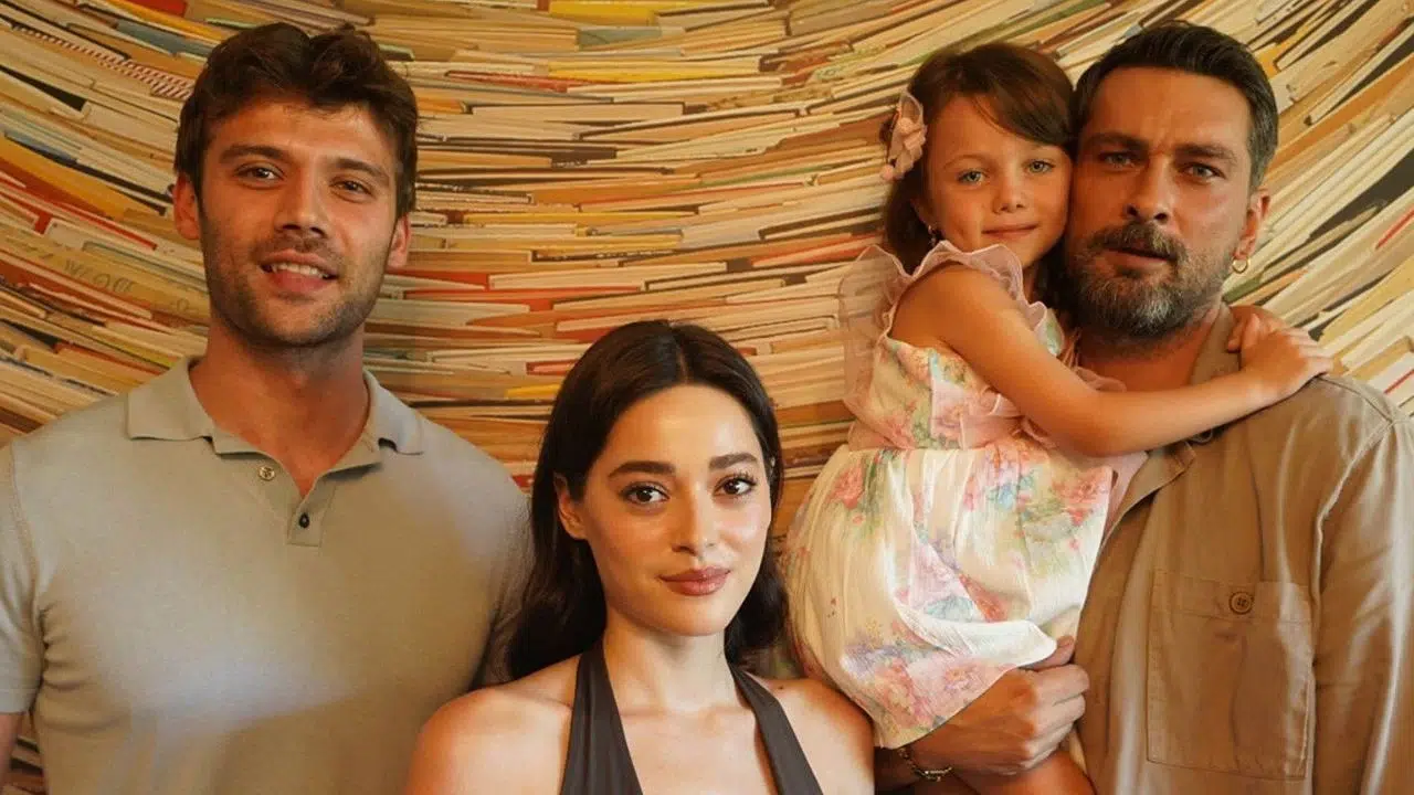 “Aynadaki Yabancı” Dizisi Oyuncu Kadrosunda Kimler Var?