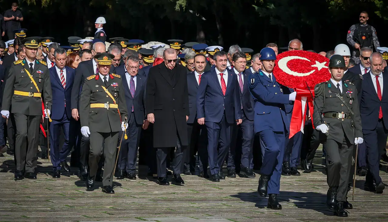Cumhurbaşkanı Erdoğan, Anıtkabir'de Cumhuriyet Bayramı'nı kutladı