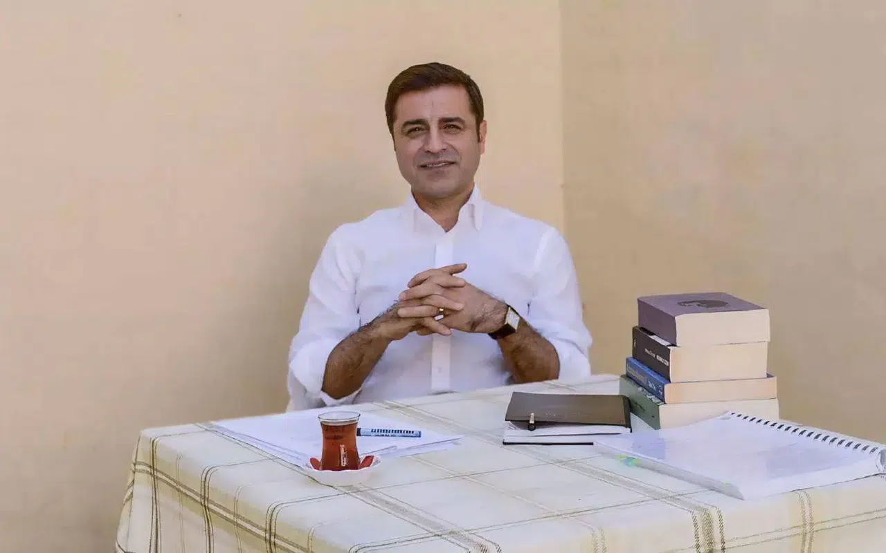 Selahattin Demirtaş: Kardeşliğin hukuku yüreklerde olmalı, yasalar sonrası krize dönüşmesin