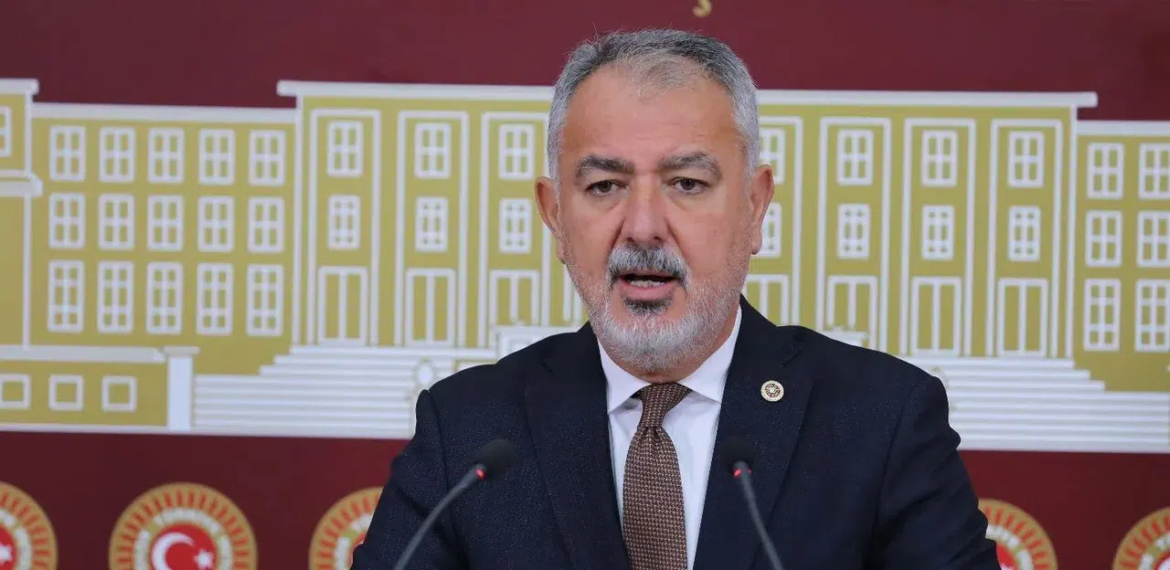 CHP'li Cumhur Uzun'dan Bakan Tekin'e Okul Taşınma Skandalı İçin Soru Önergesi