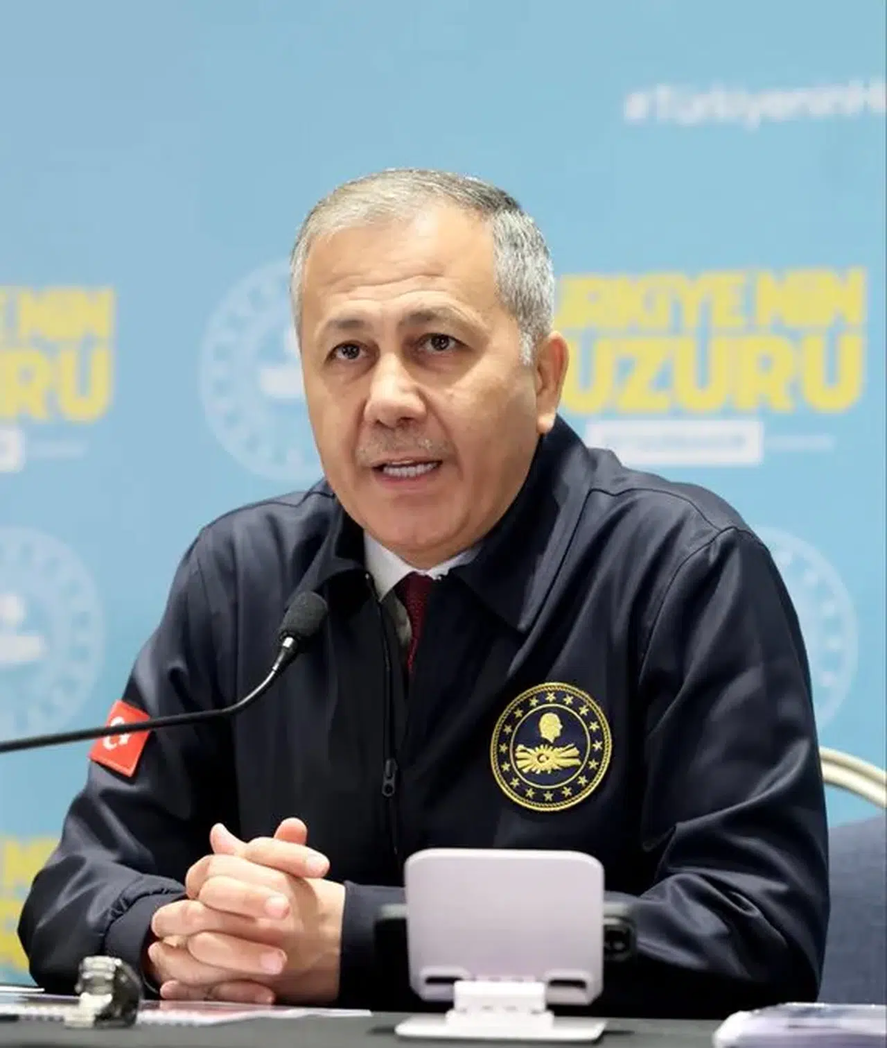 İçişleri Bakanı Ali Yerlikaya, polislere yönelik sarf edilen sözlere tepki göster