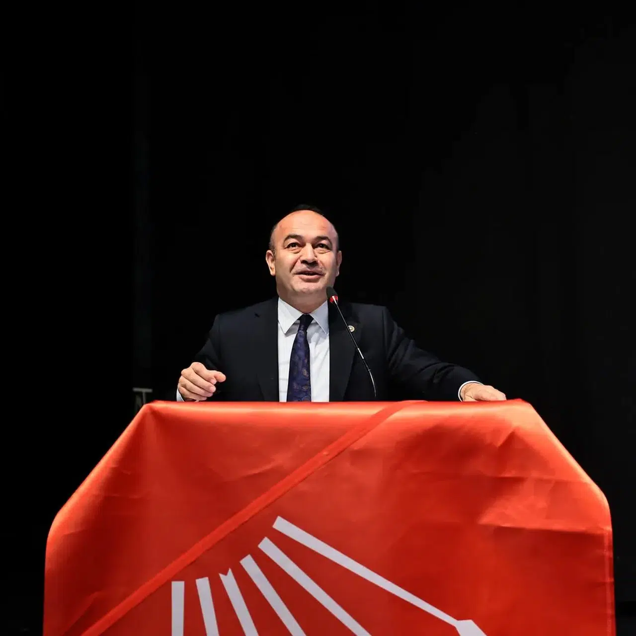 CHP Genel Başkan Yardımcısı Özgür Karabat: Casus arayanlar aynaya baksın