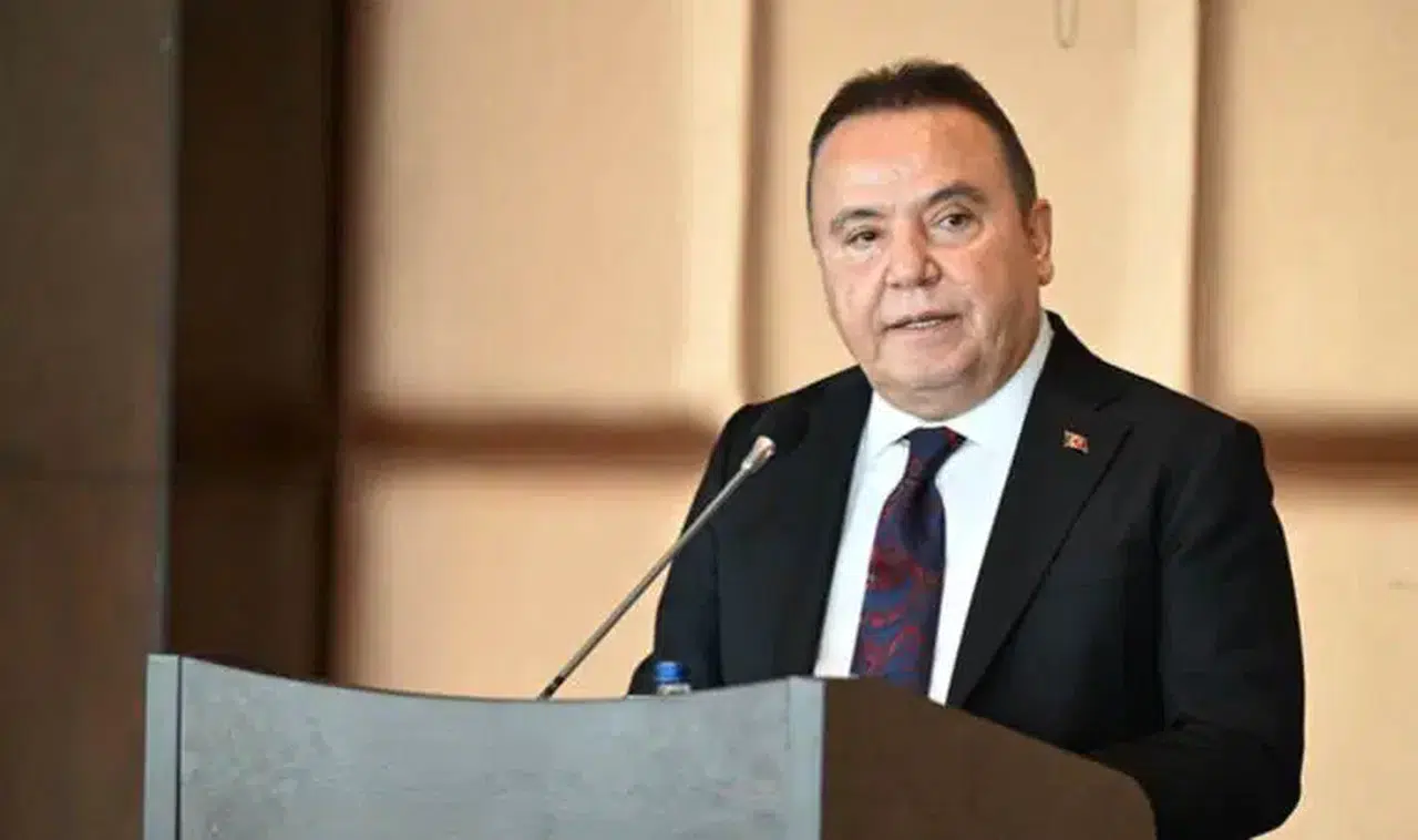 Antalya Büyükşehir Belediye Başkanı Muhittin Böcek hastaneye kaldırıldı