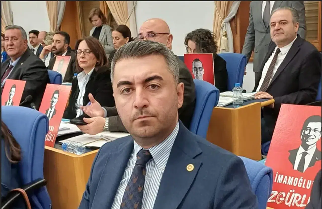 CHP’li Cem Avşar; “Sokaklar suç mahalli oldu, Bakanlık CHP ile uğraşıyor”