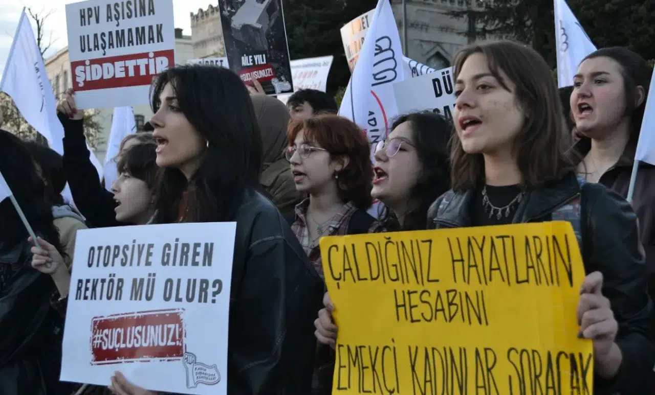 Kadınlar İstanbul'da sokakları doldurdu: "Şiddet iktidarınızı yıkacağız"