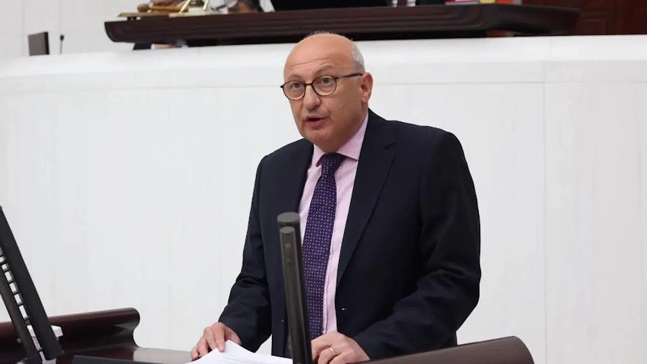 Ayvalık'tan 'Zeytinime Dokunma' Mesajı