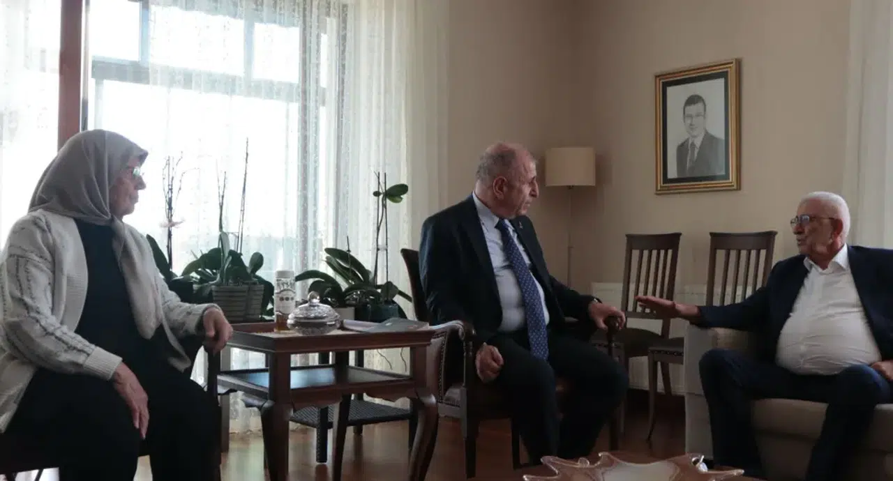 Ümit Özdağ, Ekrem İmamoğlu'nun ailesine destek ziyaretinde bulundu