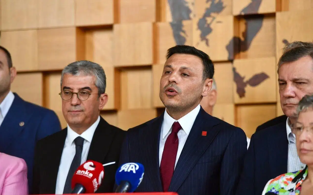 CHP İstanbul İl Başkanı Özgür Çelik:Türkiye'yi yöneten siyasi iktidar, ne yazık ki Türkiye'yi çoklu bir kriz ortamına sürükledi