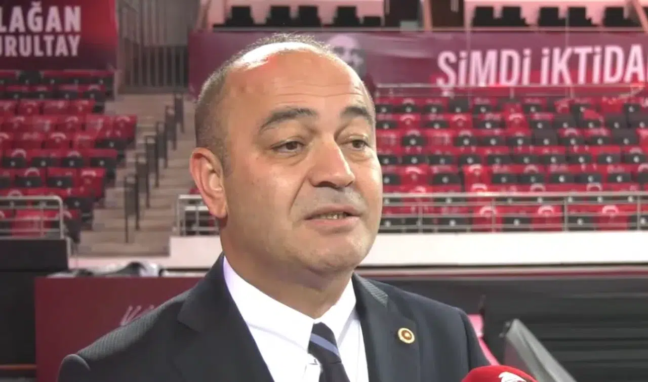 CHP'li Özgür Karabat: Yeni parti programına uygun yeni kadrolarla CHP ve Türkiye tanışacaktır