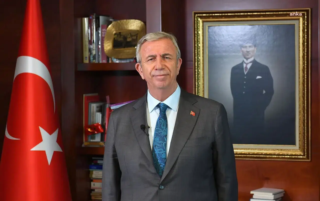 Mansur Yavaş'tan Öğretmenler Günü mesajı: "Emanetimizi teslim ettiğimiz öğretmenlerimize minnetle..."