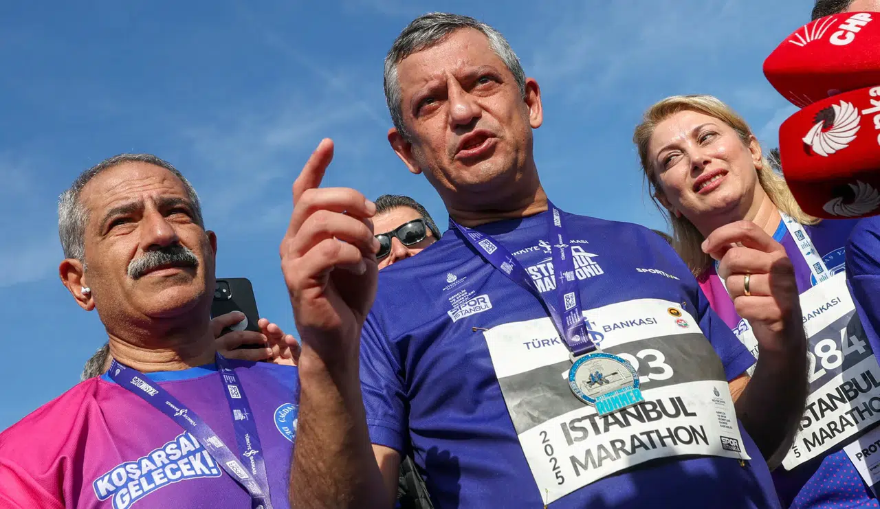 CHP lideri Özgür Özel: İstanbul doğru yolda, Türkiye ise tersine gidiyor