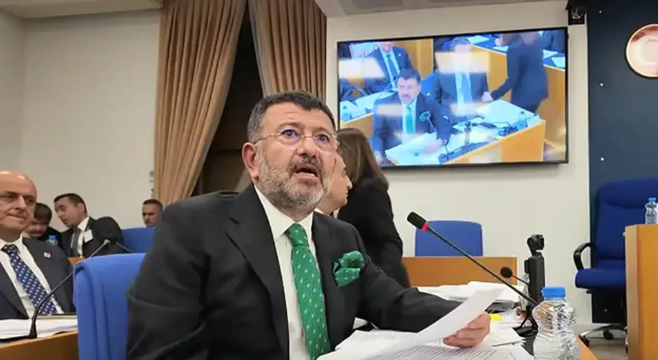 CHP'li Veli Ağbaba'dan AK Partili Vekili: FETÖ'nün ortağı değil misiniz? FETÖ'yü besleyip büyüten sizsiniz