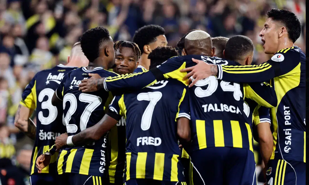 Fenerbahçe, Kayserispor'u 4-2 ile geçerek Galatasaray ile puan farkını 1'e düşürdü