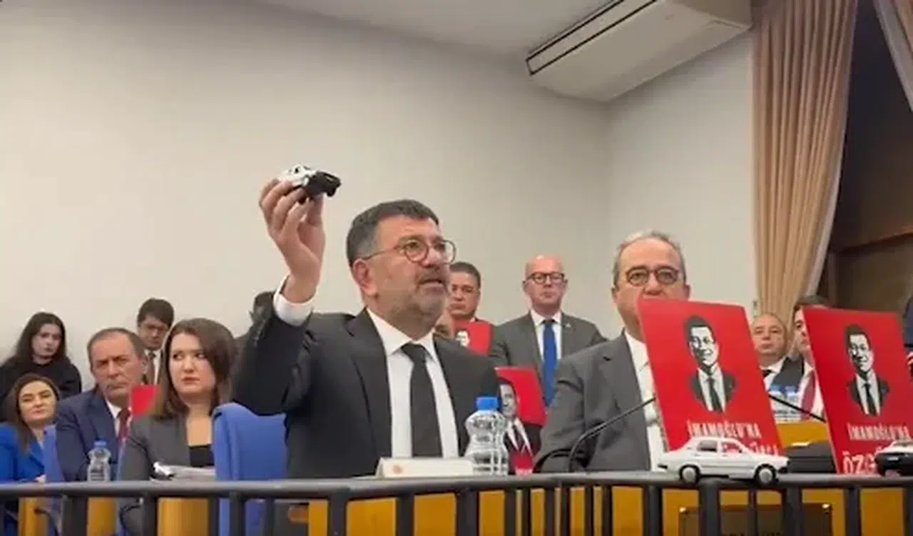 CHP Grup Sözcüsü Veli Ağbaba: Beyaz Toros çetesi gitti, Ak Toros çetesi geldi