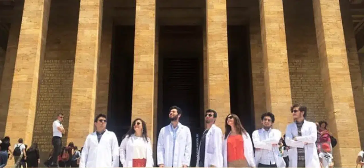 Cerrahpaşalılar Anıtkabir'i ziyaret etti