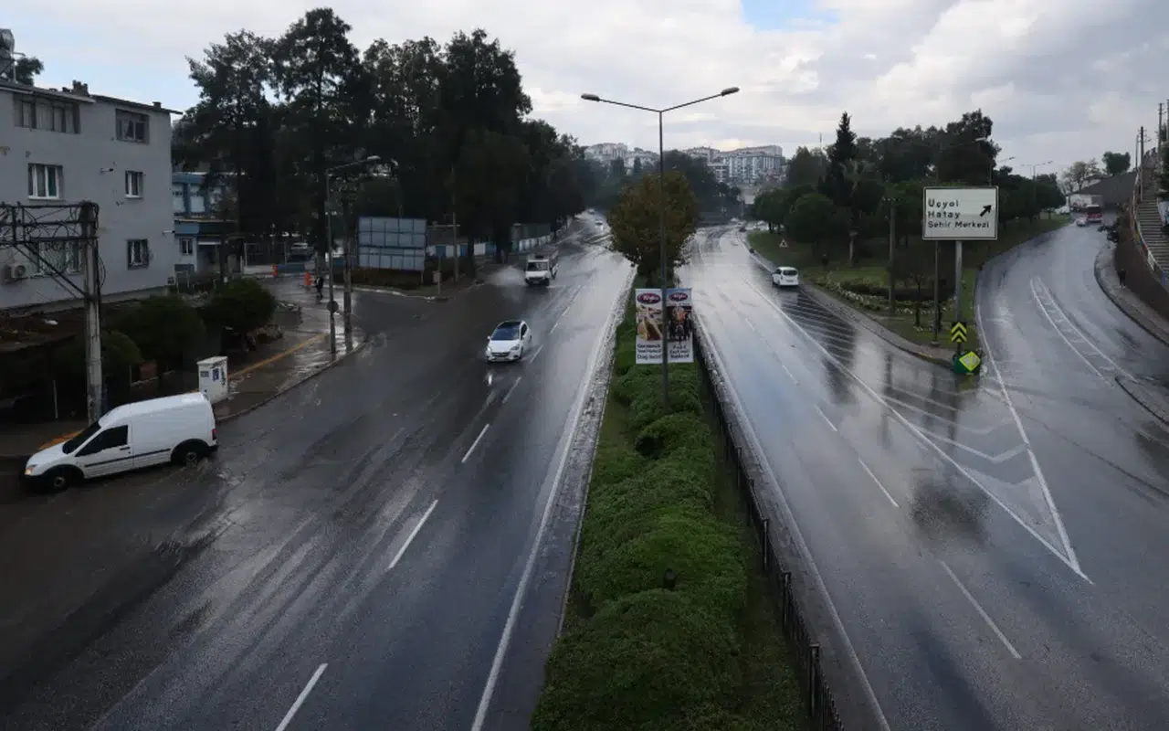 İzmir'de kuvvetli yağış uyarısı! İZSU ekipleri 750 personelle sahada hazır bekliyor