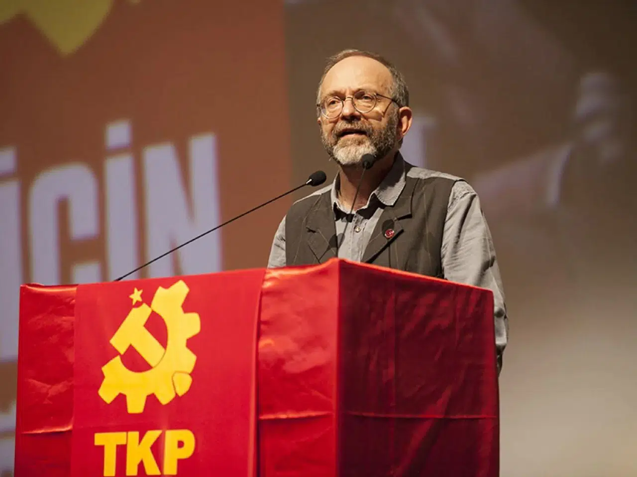 Kemal Okuyan: CHP, sosyalist hareketin bağımsızlığını engelliyor, milletvekili transferini reddediyoruz