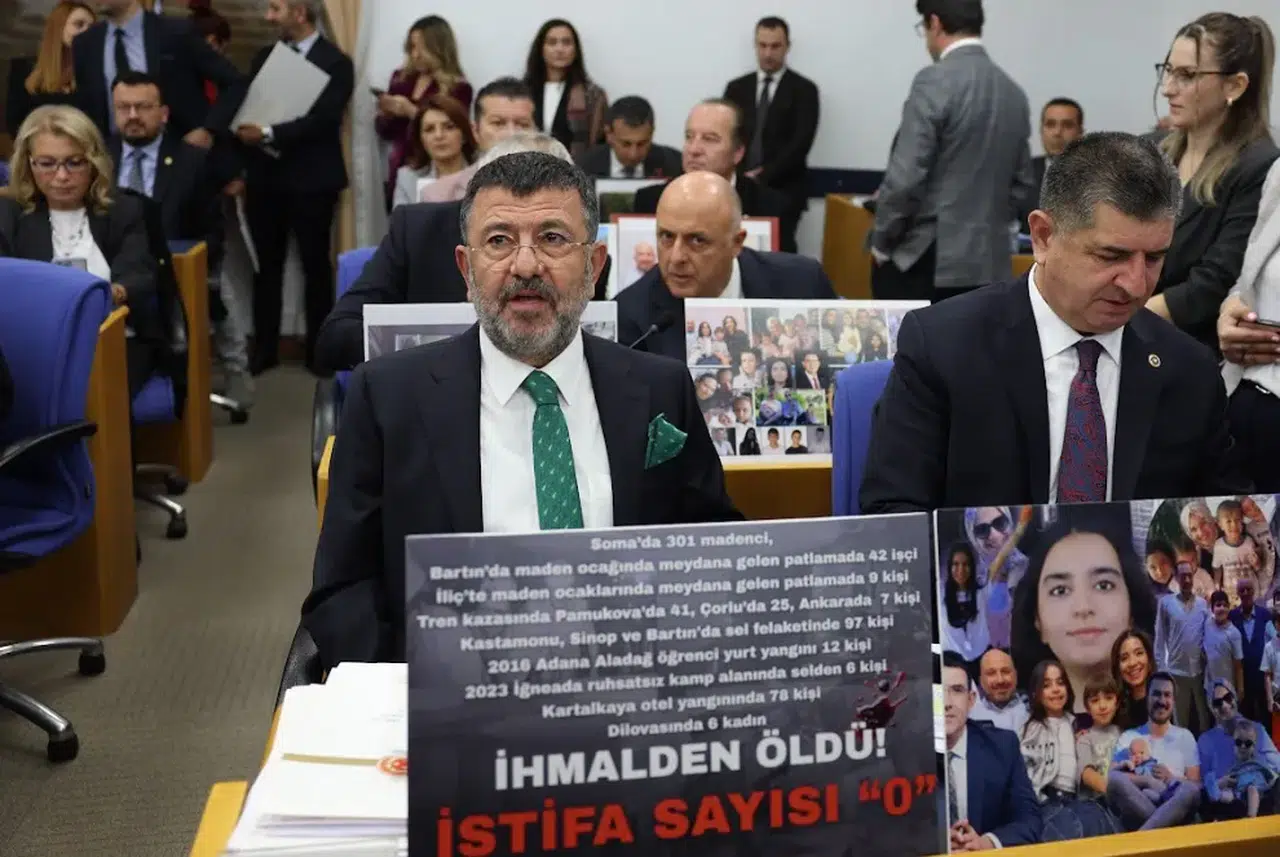 CHP'li Ağbaba: Kartalkaya'da itfaiye eri ceza alıyor, Bakanlıkta bir tane ceza alan yok bir tane istifa yok