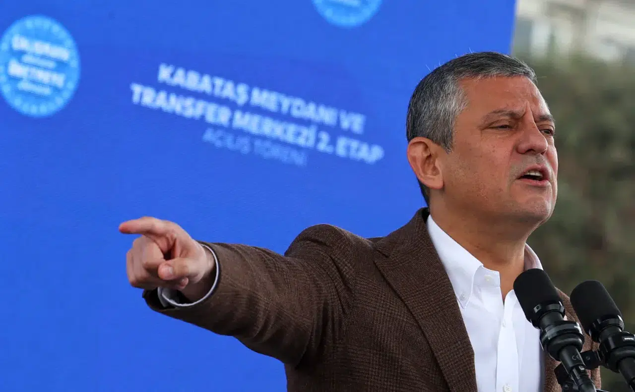 CHP Genel Başkanı Özgür Özel, gizli tanık iddialarındaki çelişkileri gündeme getirdi