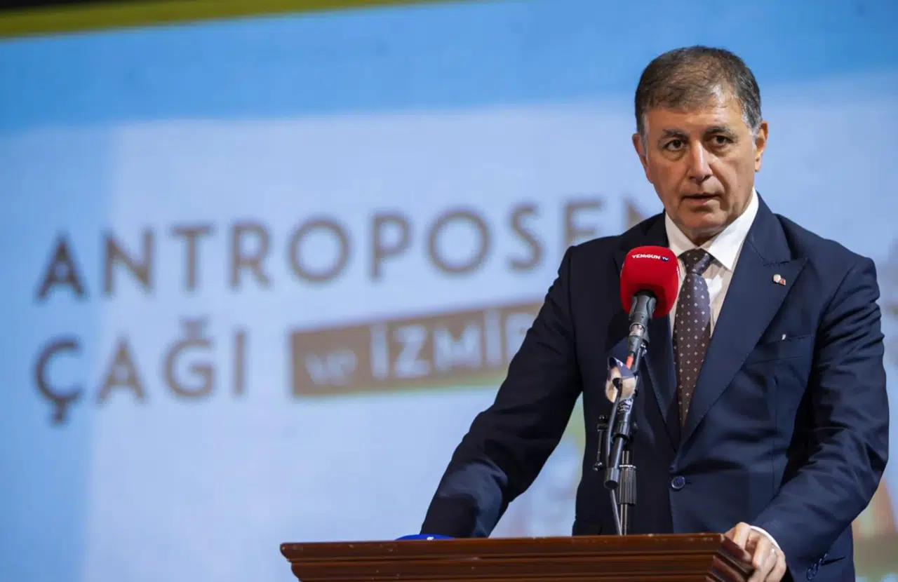 İzmir'de Antroposen Çağı Tartışıldı: Başkan Tugay, Yeni Politikalar Üzerine Vurgu Yaptı