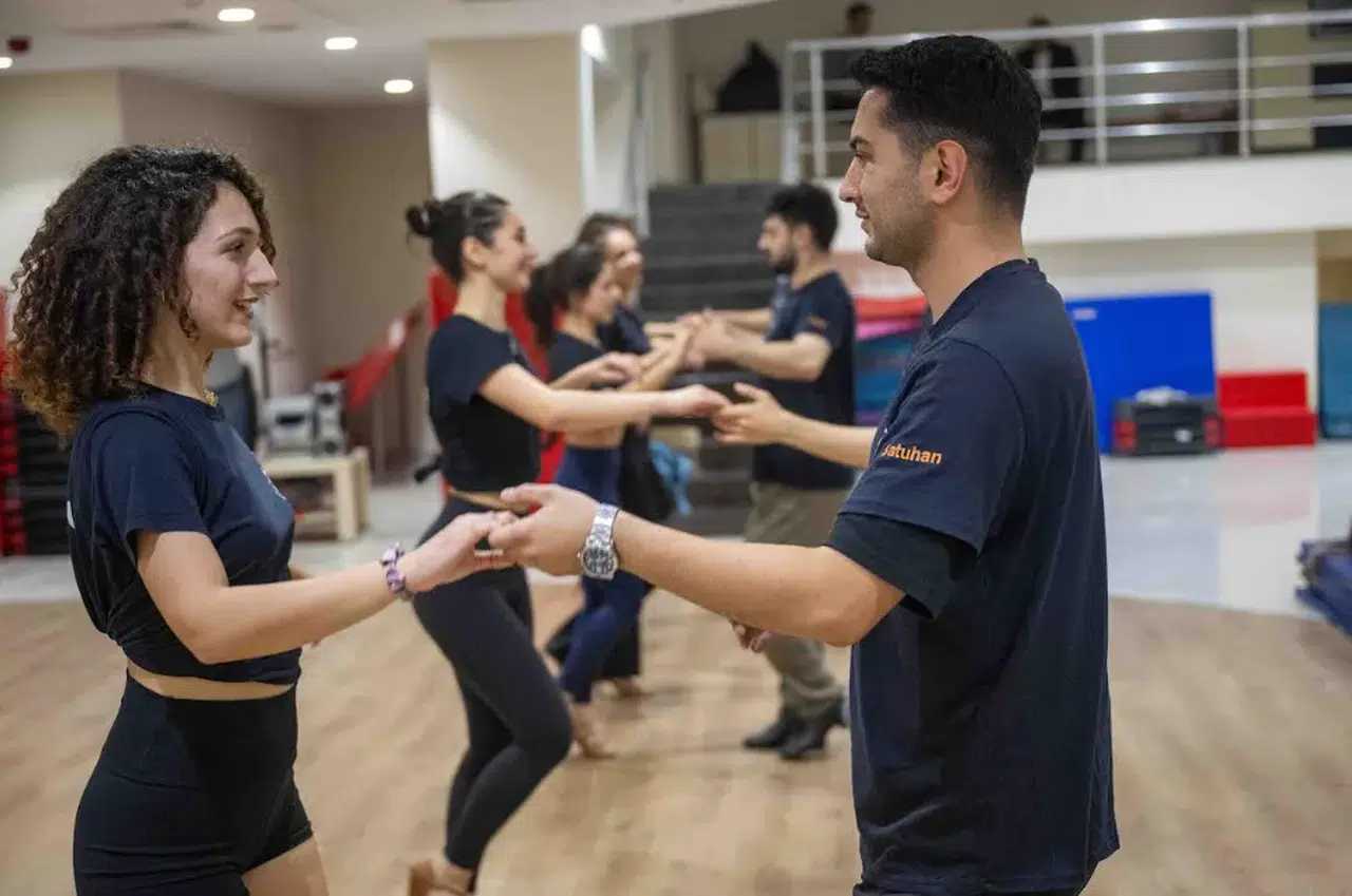 Bornova'dan ELADA, Dünya Salsa Şampiyonası'nda Türkiye'yi temsil etmek için hazırlanıyor