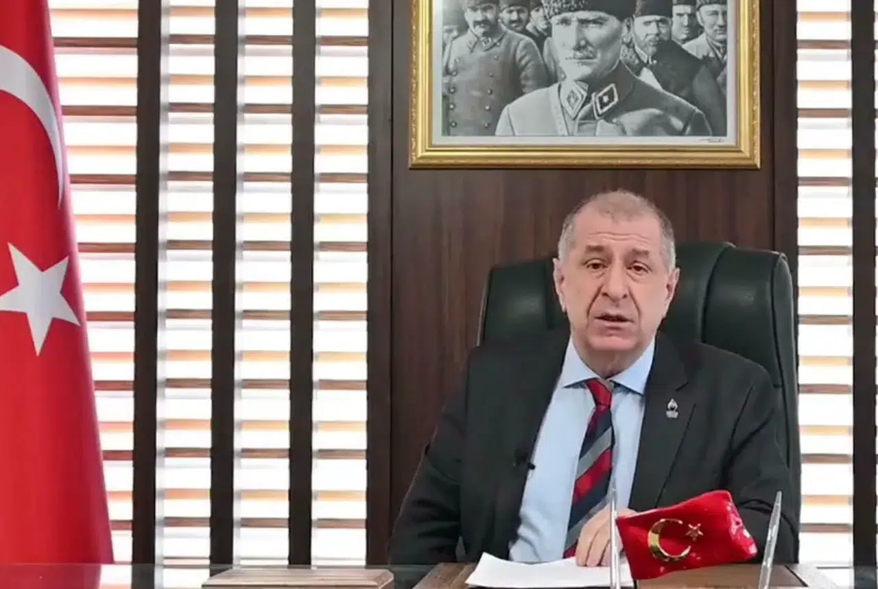 Ümit Özdağ: Zafer Partisi, Anıtkabir'den yola çıkarak Türk milletinin zaferi için çalışıyor