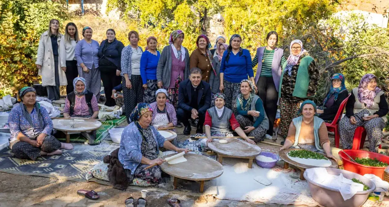 İzmir'de Kooperatifçilik Günü kutlamaları, traktör kortejiyle taçlanacak!