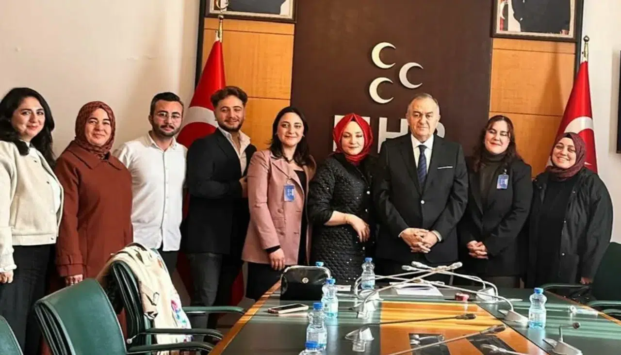 Mülakat mağduru öğretmenlere MHP'den destek