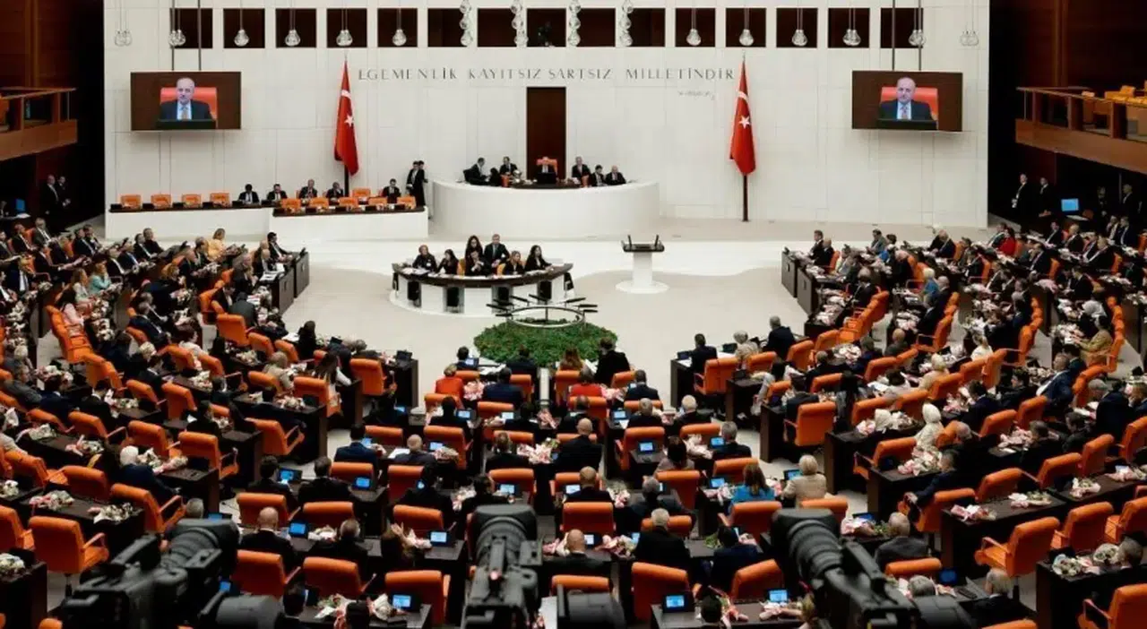 TBMM'de Sağlık ve Enerji Tabii Kaynaklar Bakanlığı bütçeleri kabul edildi