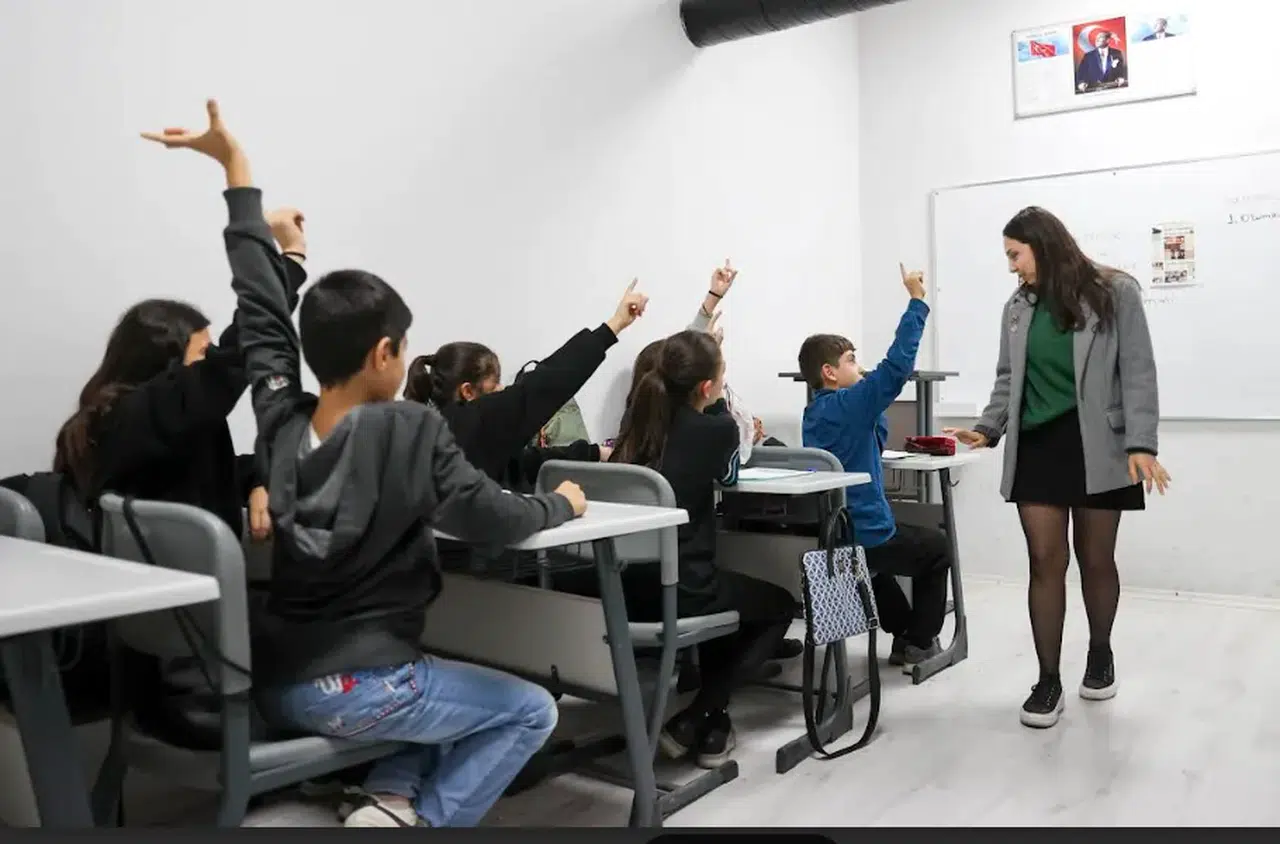 İzmir Buca'da Gediz Etüt Merkezi'nde ücretsiz kurslar büyük ilgi görüyor