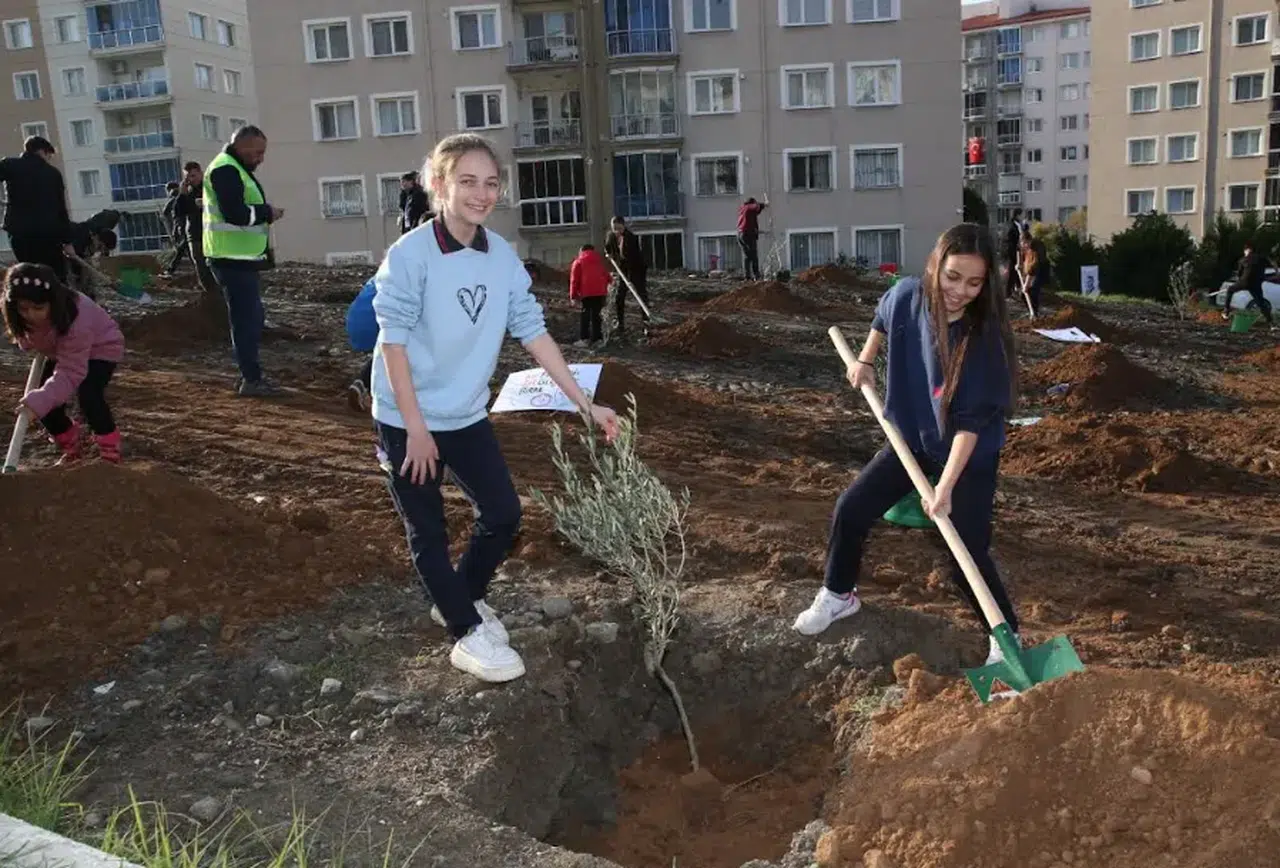 Çiğli Belediyesi, yeşil dönüşümle doğa dostu bir ilçe yaratıyor