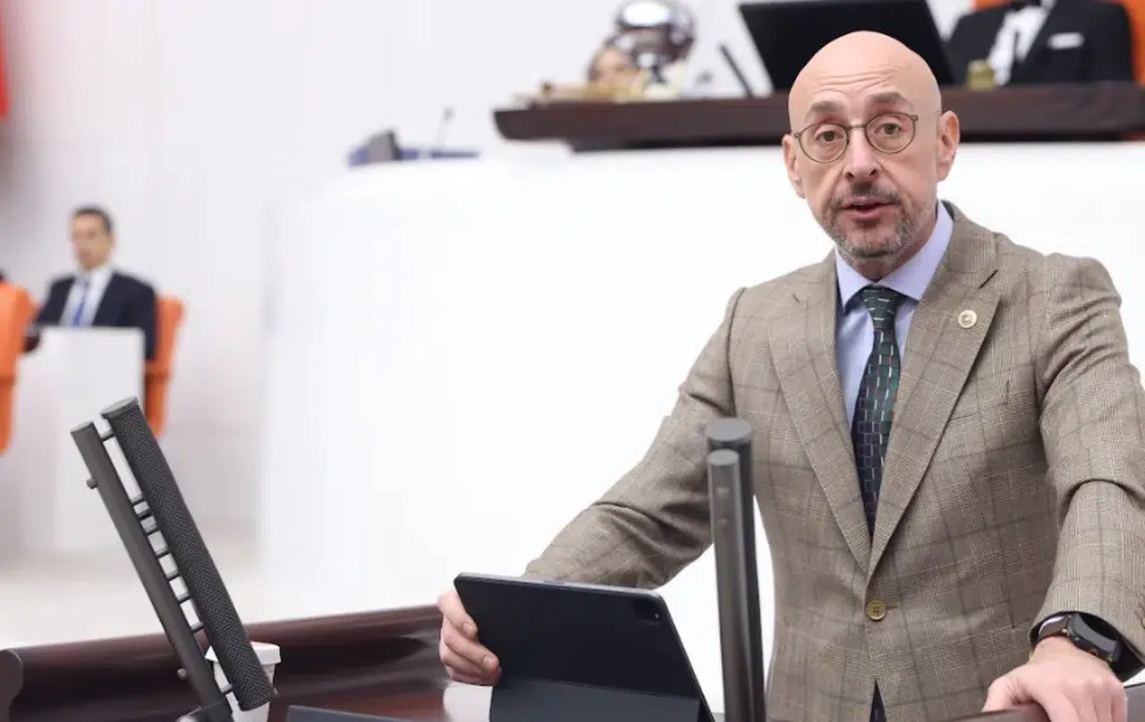 İYİ Partili Uğur Poyraz: "Hukuku eğip bükerek iktidar korunmaz, sadece çürüme hızlanır"