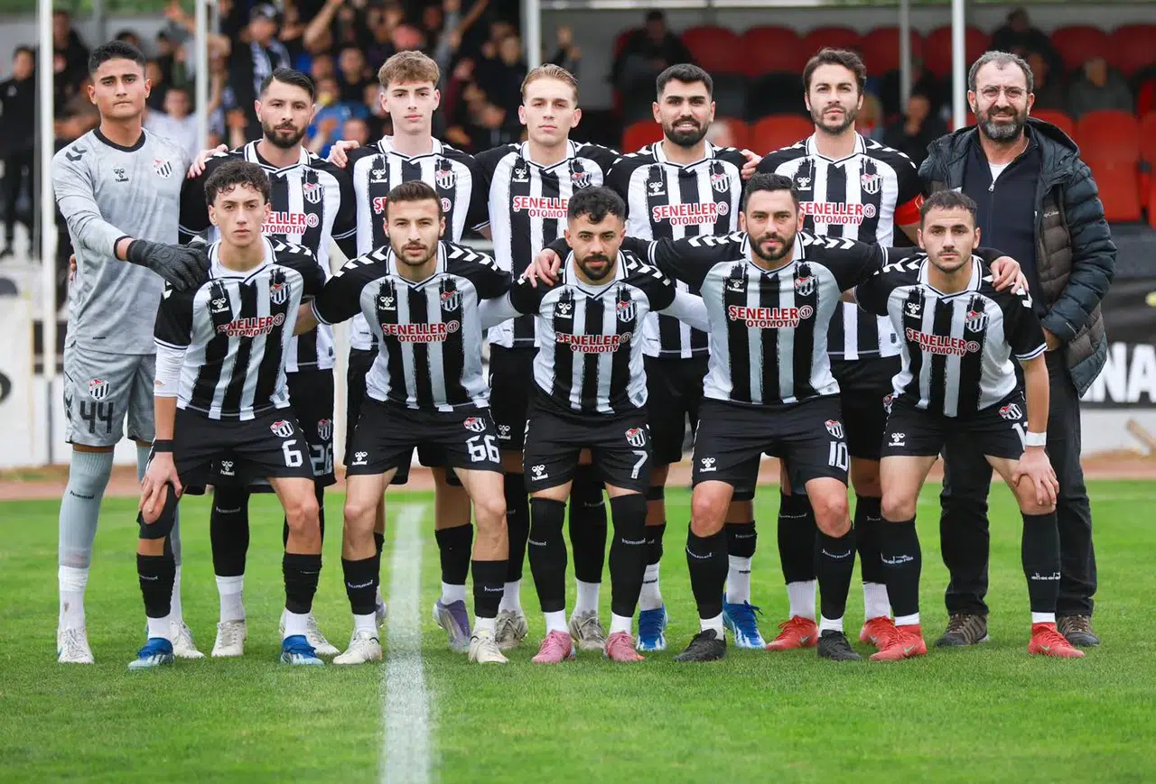 Burhaniye Belediyespor, altyapısından 9 oyuncuyla sahada genç yeteneklerini sergiledi