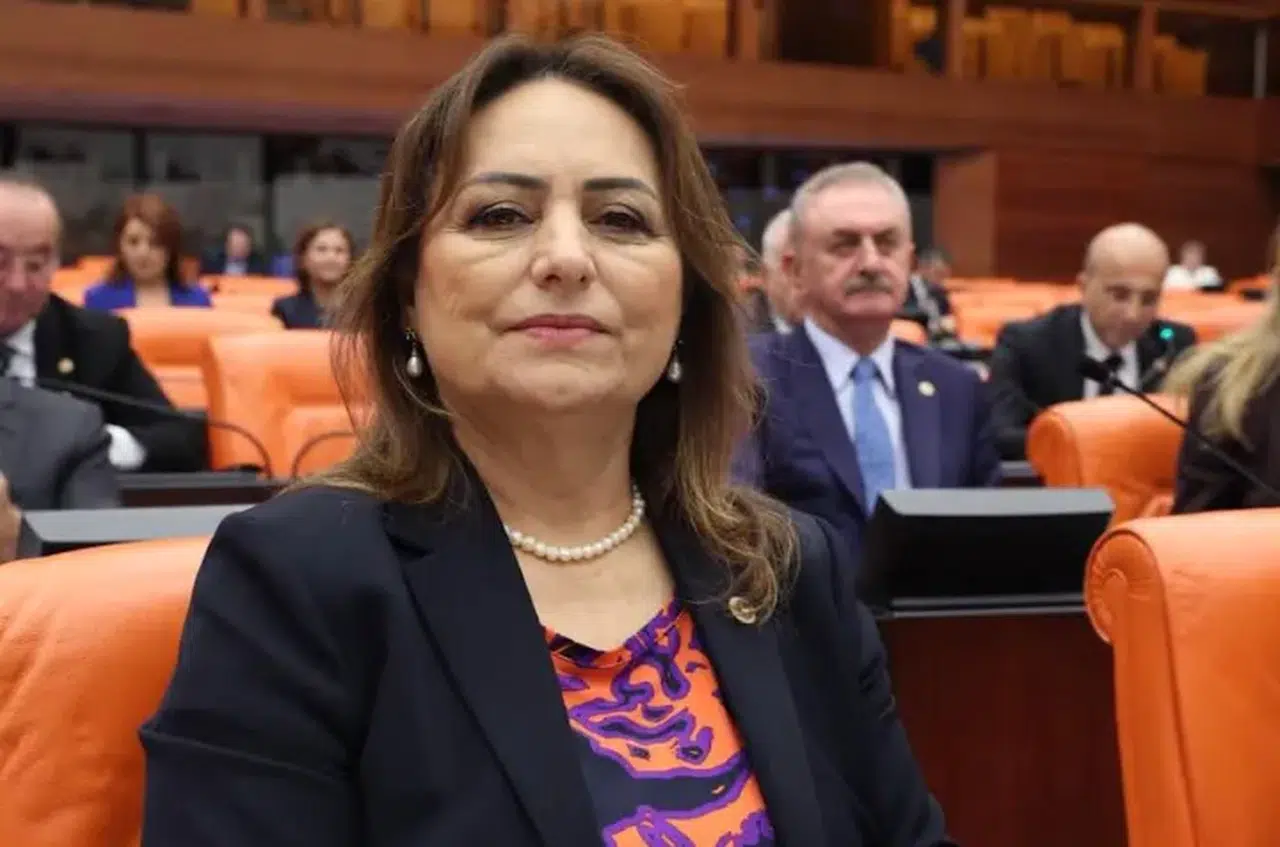 CHP'Lİ MÜZEYYEN ŞEVKİN: YÖNÜNÜZÜ YÜREĞİR’E DÖNÜN!