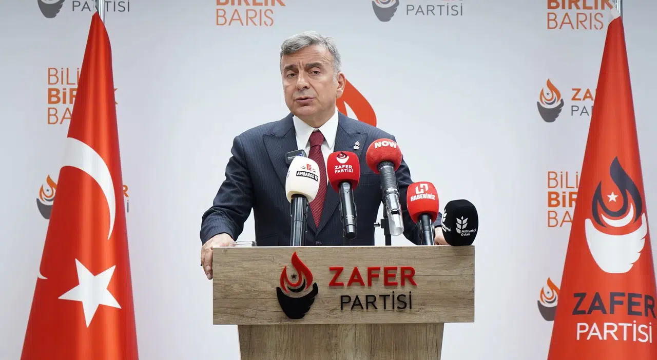 Zafer Partisi Sözcüsü Azmi Karamahmutoğlu: "CHP, komisyondan kalkmalıdır"