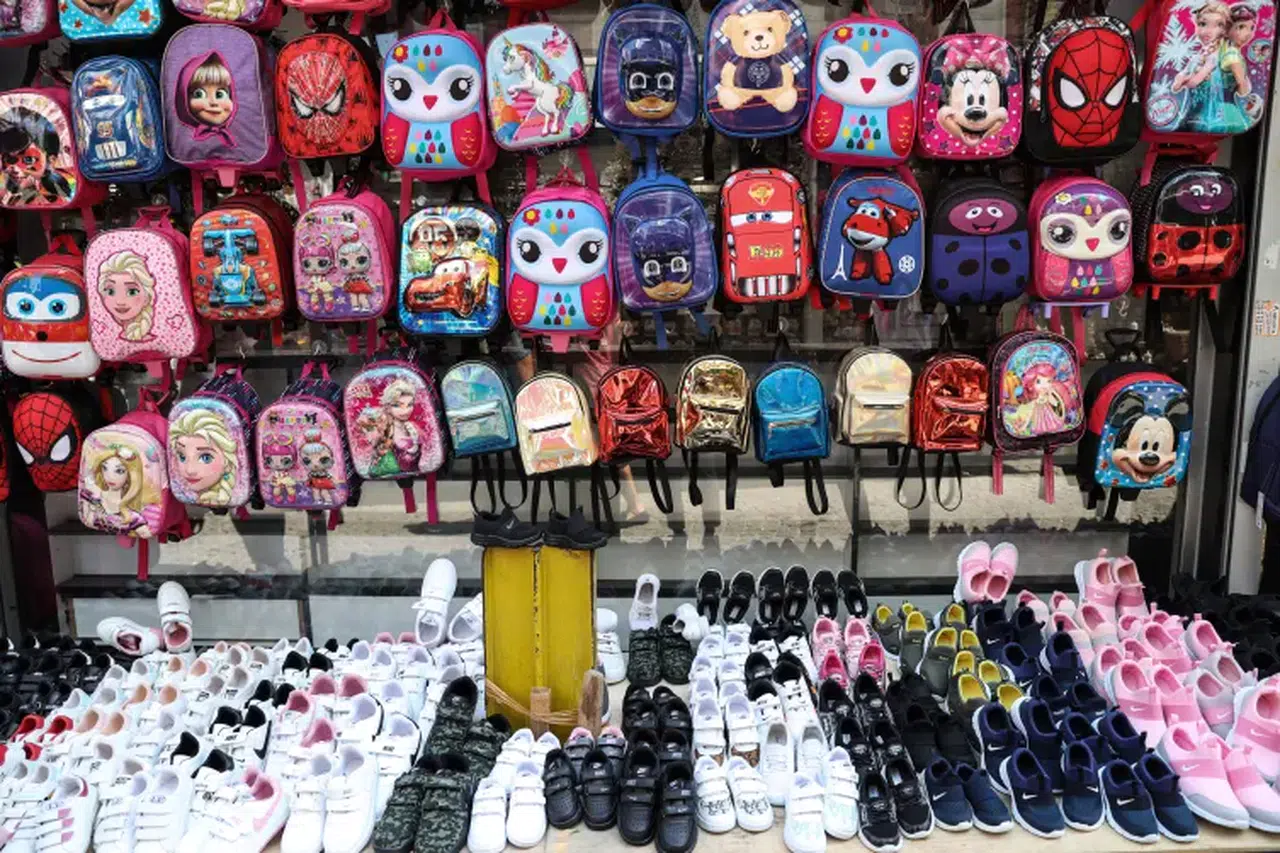 Velilere 'Okul alışverişine çocuklarla gitmeyin' önerisi